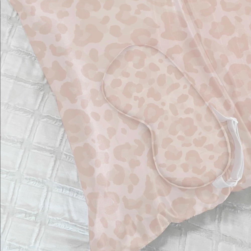Hallmart Collectibles Satin Sleep Set